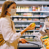 Короли дефицита: какие импортные продукты в России оказались в зоне риска из-за санкций?