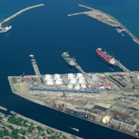 Казахстан переориентирует грузы в Латвию в обход российских портов