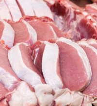 Ассоциация фермеров ФРГ предупредила о риске дефицита свинины из-за роста цен 