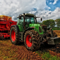 Уплату утилизационного сбора для производителей сельхозтехники в России перенесли на декабрь