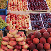 Цены выжимают карманы: средний чек на свежие фрукты вырос на 17,9% за год