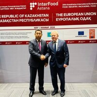 Казахстан планирует поставлять конину и мед в Европу Казахстан планирует поставлять конину и мед в Европу