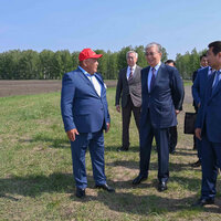 Президент Казахстана ознакомился с ходом весенне-полевых работ