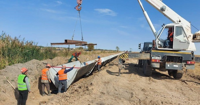 В Жамбылской области новый железобетонный канал «Өтеміс» проведет поливную воду в отдаленные села, не получавших ее около 30 лет