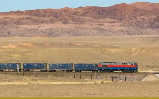 Казахстан договаривается с Китаем и Узбекистаном об увеличении приема поездов 